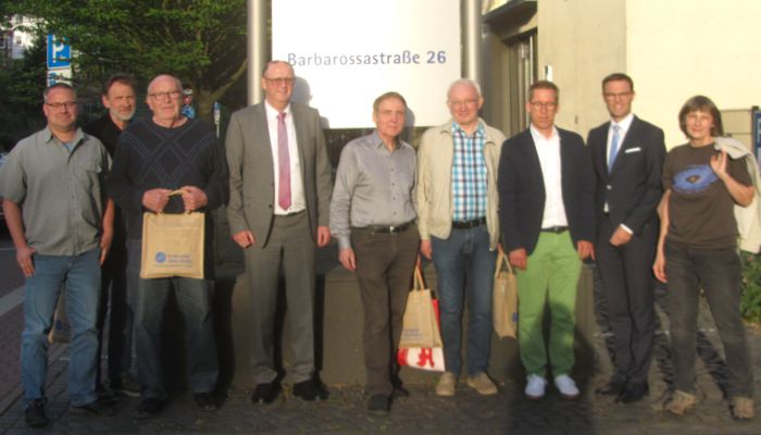 Von links: Sebastian Dein, Rainer Gerst,Herbert Bien, Bernd Schneider, Herbert Richter,Heinz Breitenbach, Carsten Kauck, Oliver Habekost und Sibylle Winkel
