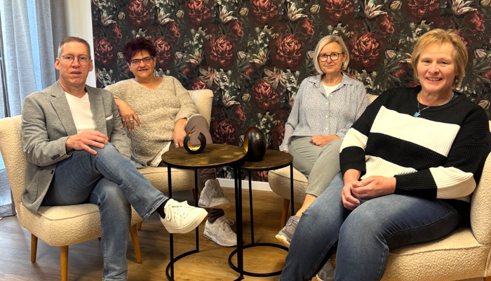 Carsten Kauck mit seinen Kolleginnen Sylke Schröder (Schlüchtern),Alena Lochner (Jossgrund) und Christiane Kapp (Langenselbold).