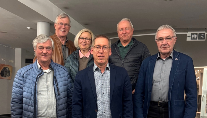 von links: Alexander Happ. Gerd Robanus, Alena Lochner, Carsten Kauck, Joachim Lucas, Hans Georg Schießer. von links: Alexander Happ. Gerd Robanus, Alena Lochner, Carsten Kauck, Joachim Lucas, Hans Georg Schießer.