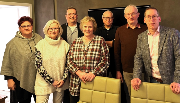 v.l.n.r.Sylke Schröder (Schlüchtern), Alena Lochner (Jossgrund) Matthias Pfeifer (Hasselroth),Christiane Kapp (Langenselbold), Joachim Lucas (Freigericht),Heinz Breitenbach (Linsengericht) und den Fraktionsvorsitzenden Carsten Kauck (Birstein).